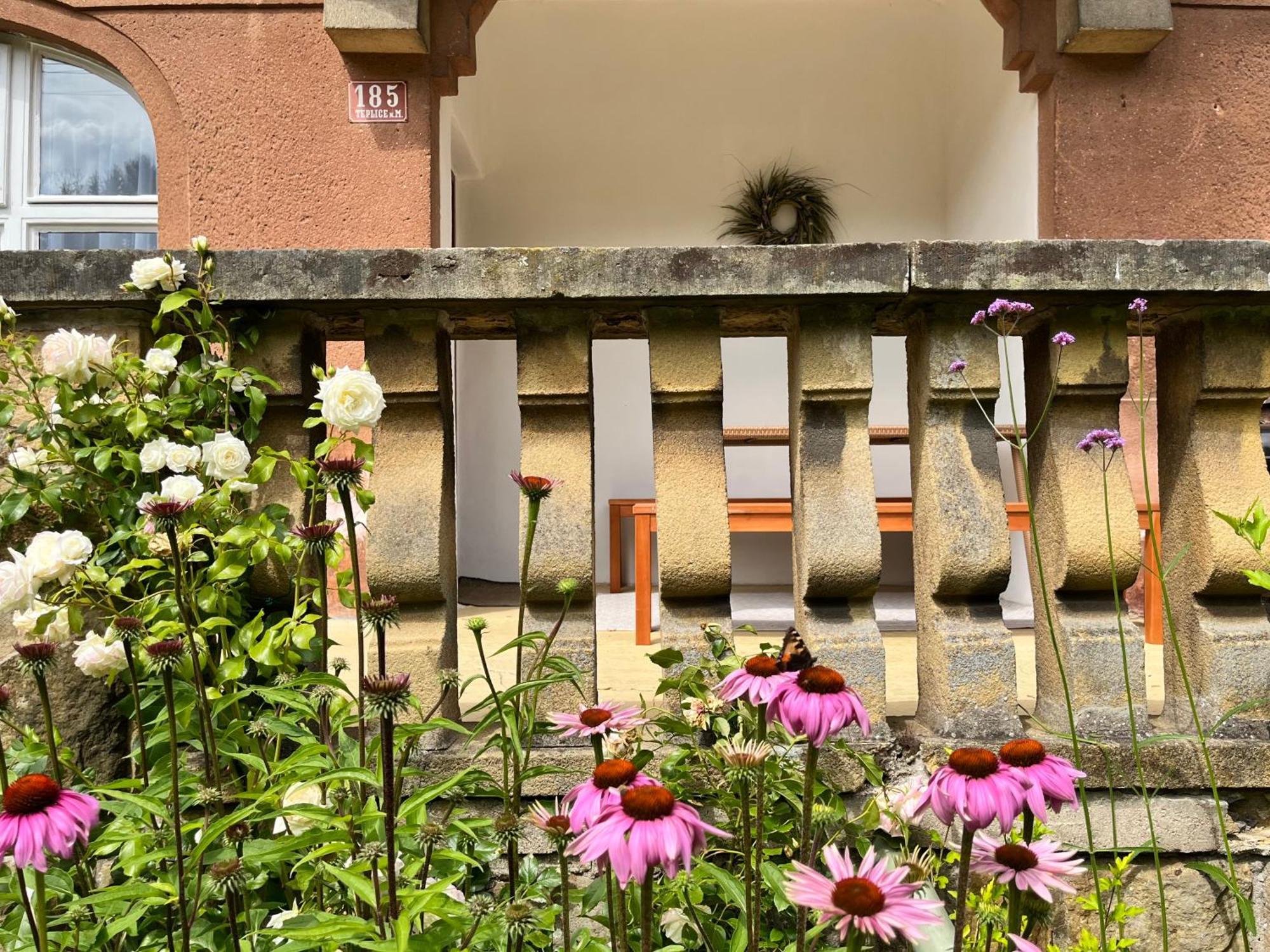 Apartman Teplice Nad Metuji Bagian luar foto